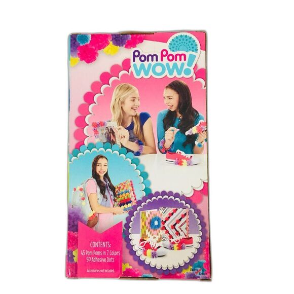Pom Pom Wow Starter Pack 45 Pom Poms 7 Colors Yarn Sealed Kids Craft Gift New - Picture 2 of 3